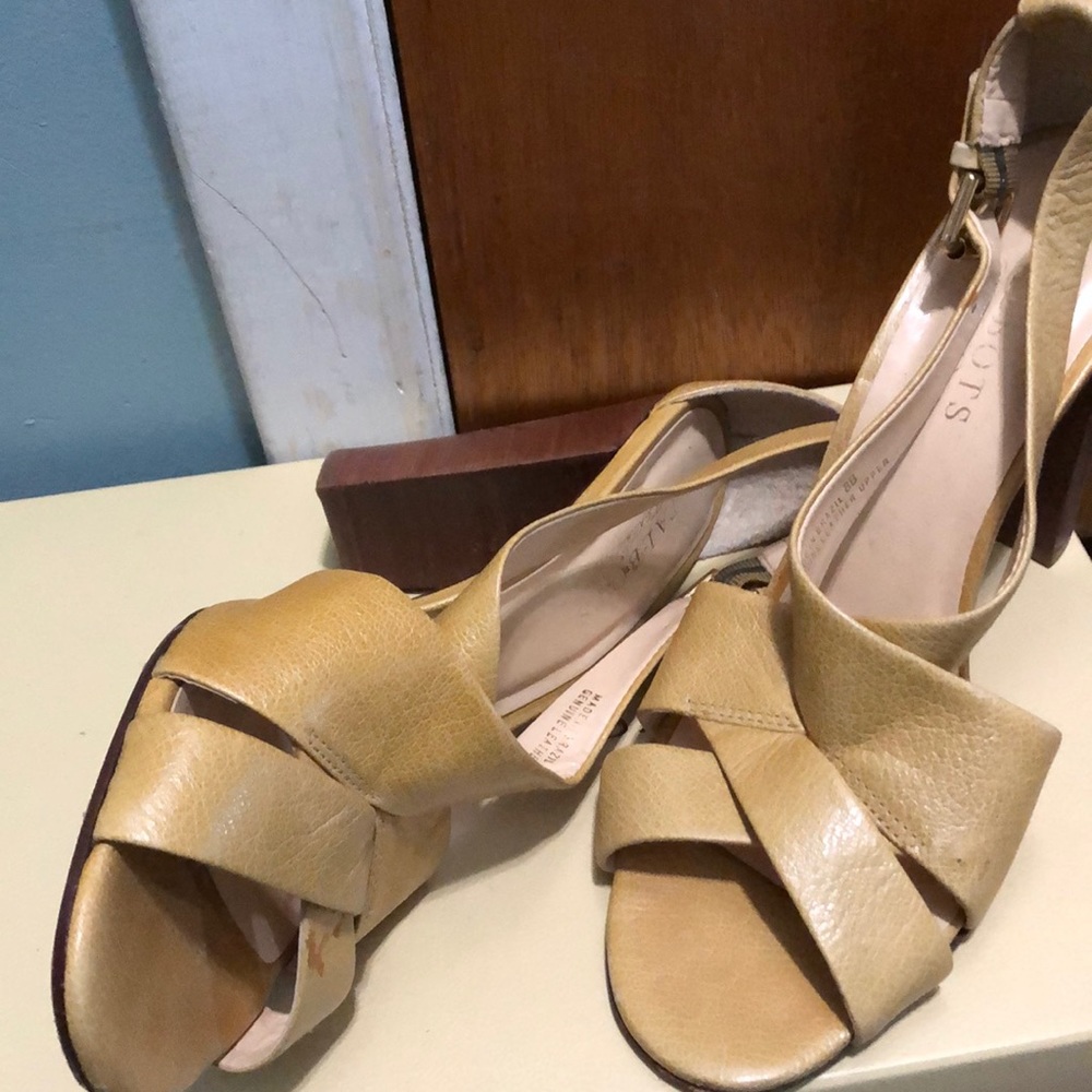 Talbots sandals - Picture 3 of 4